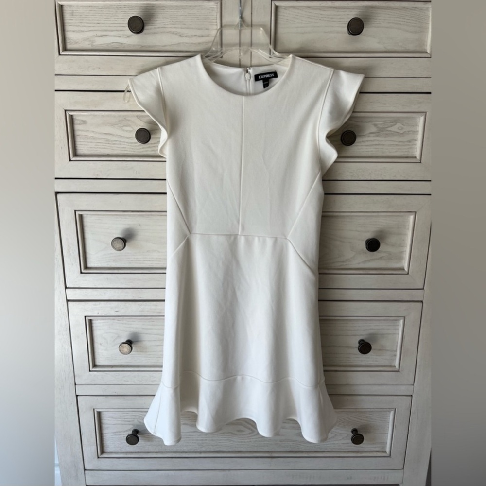 EXPRESS BEAUTIFUL WHITE MINI PETITE DRESS RUFFLE HEM